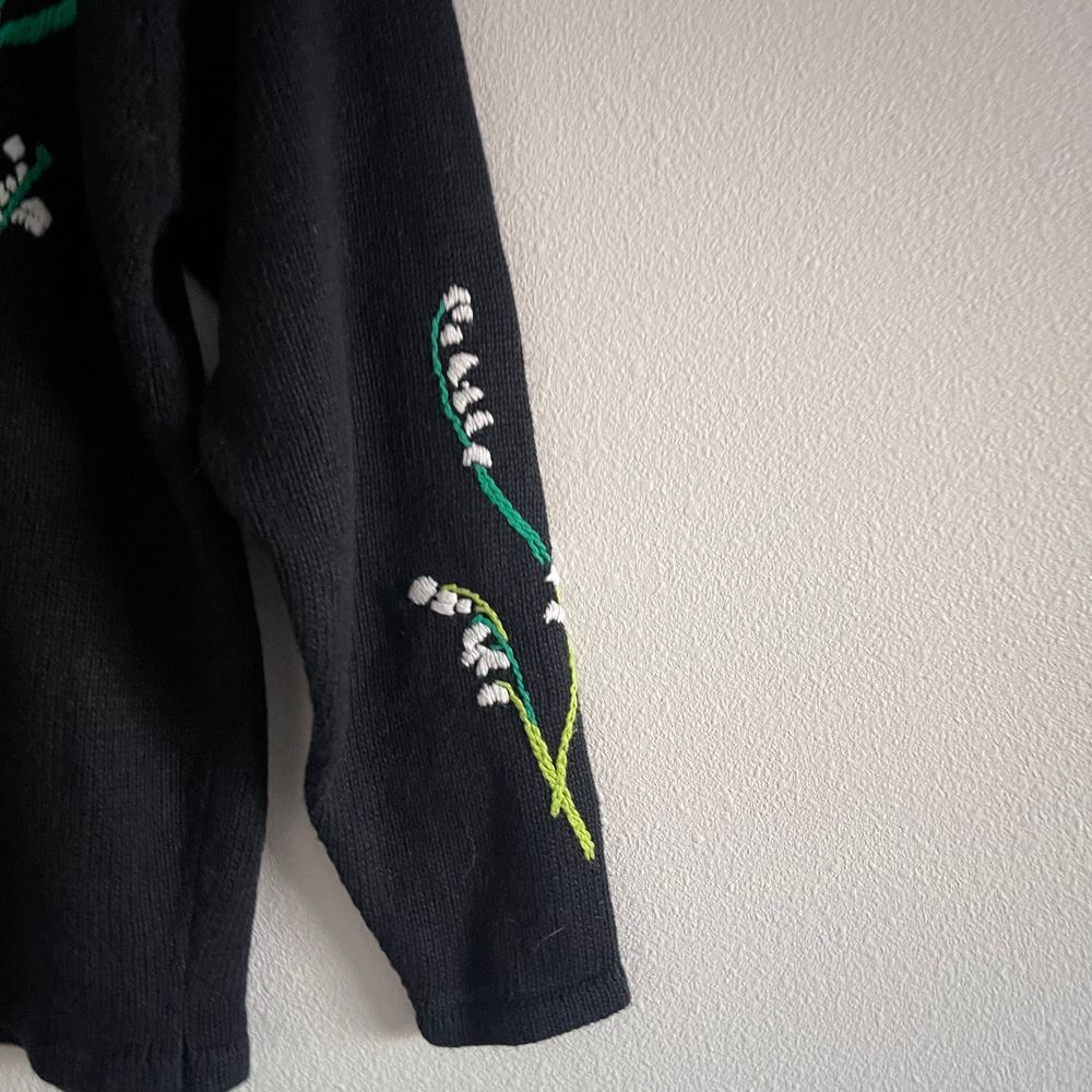 Deadstock Studio Michelle Stuart Hand-Knit Floral Embroidered Sweater - Picture 5 of 9